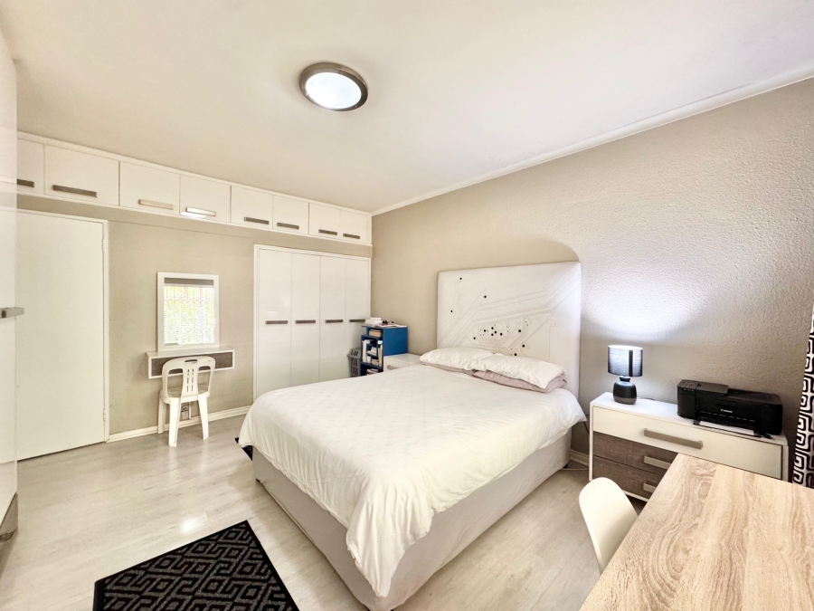 2 Bedroom Property for Sale in Kenilworth Western Cape